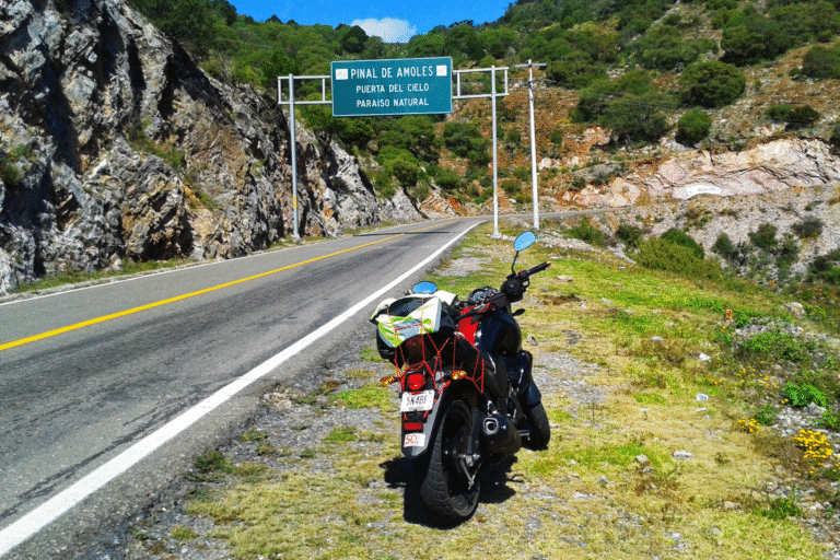 Avanza la rehabilitación de caminos en la Sierra Gorda