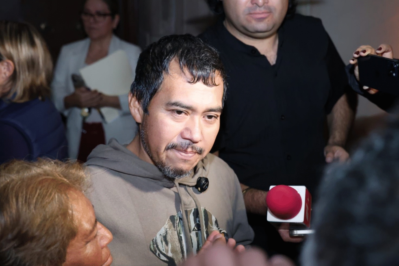 Simón, migrante deportado por error a Guatemala, ya está en Querétaro