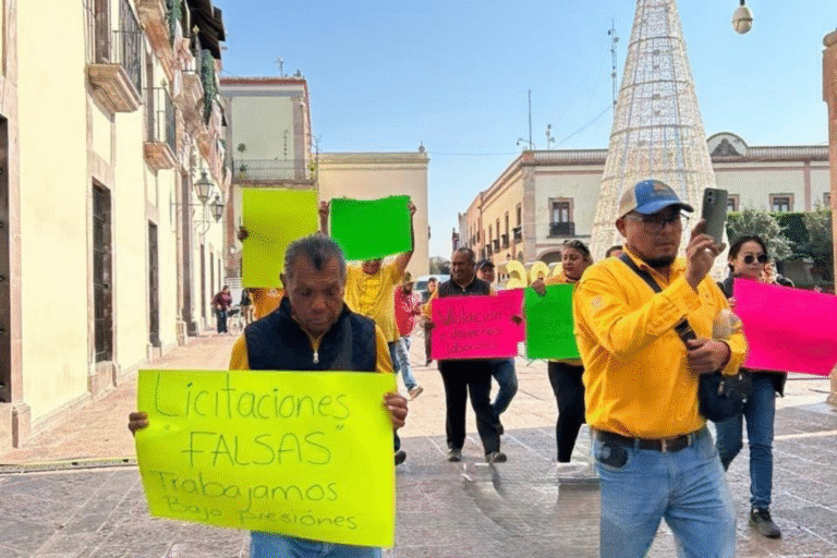 Choferes denuncian despidos en el Transporte Municipal de Querétaro