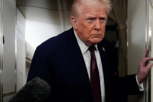 Donald Trump mantiene opción de ataques aéreos y presión económica sobre Irán