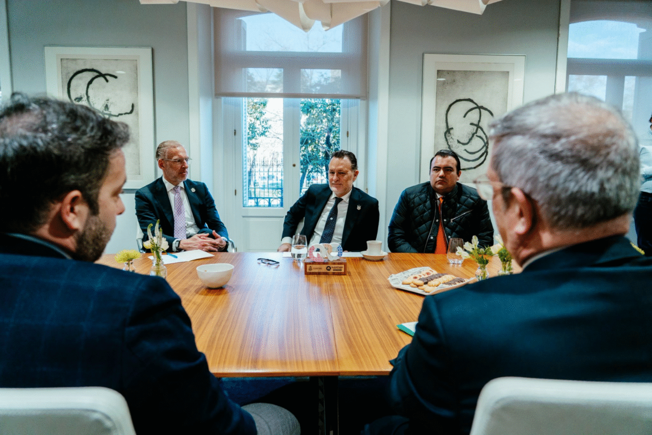 Mauricio Kuri anuncia inversión de Plásticos Durex durante la FITUR