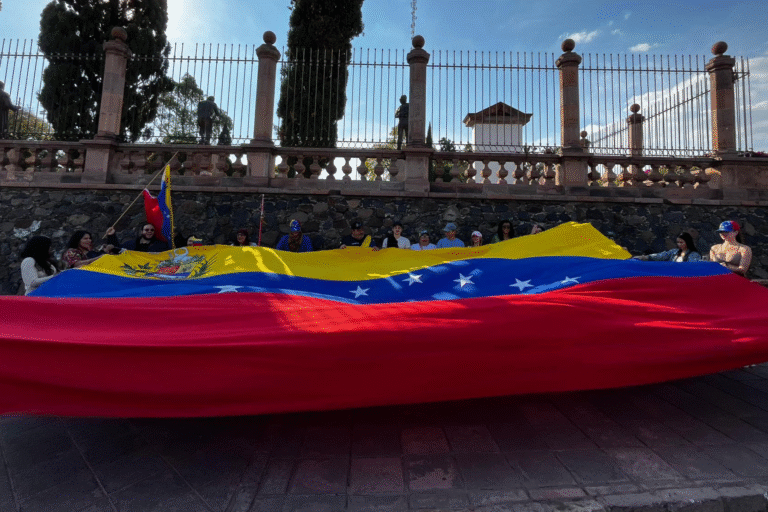 Venezolanos en Querétaro se congregan tras la captura de Nicolás Maduro