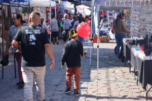 Reyes Magos impulsan actividad comercial en Colón con tradicional Tianguis