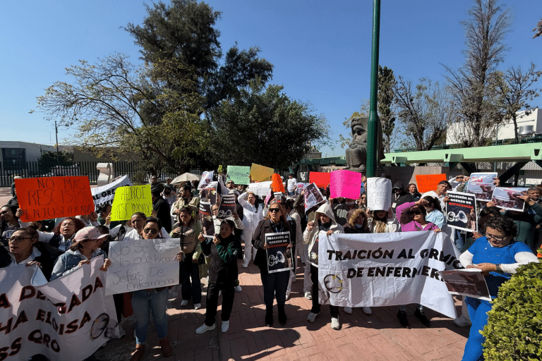 Trabajadores del IMSS exigen reinstalación y revisión de directivos en Querétaro