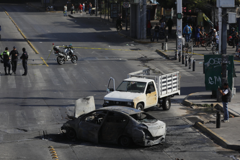 Enfrentamientos y bloqueos de Jalisco se extienden a Michoacán y Guanajuato tras operativo ligado a ‘El Mencho’