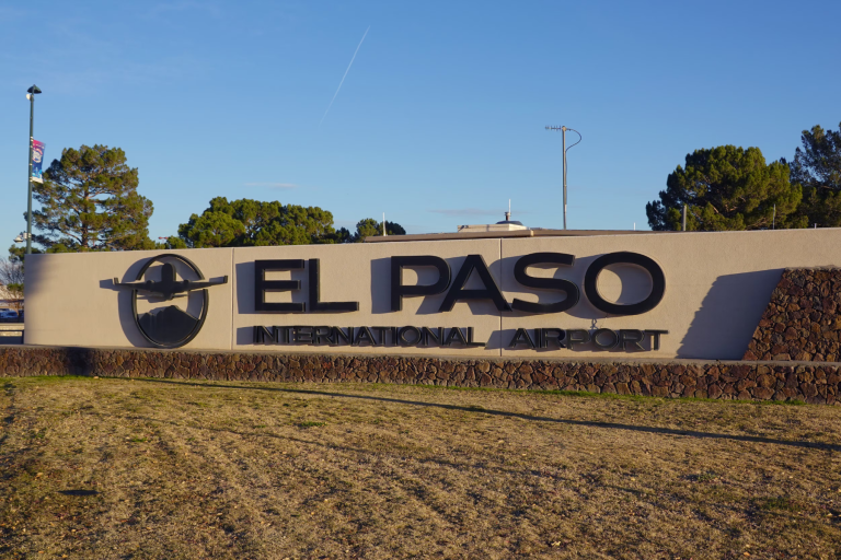 FAA bloqueo espacio aéreo de El Paso tras incursión de drones vinculados a cárteles mexicanos