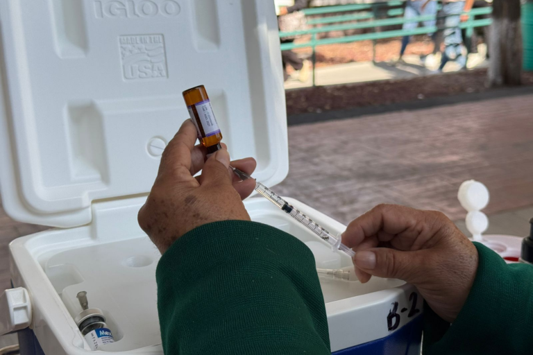 IMSS cambia la mega jornada de vacunación contra sarampión a las UMF