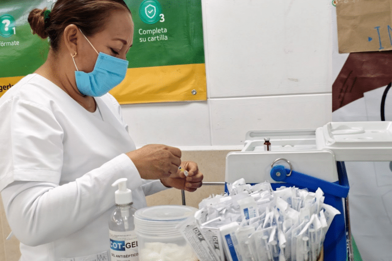 IMSS impulsa vacunación contra sarampión con Mega Jornada en Querétaro