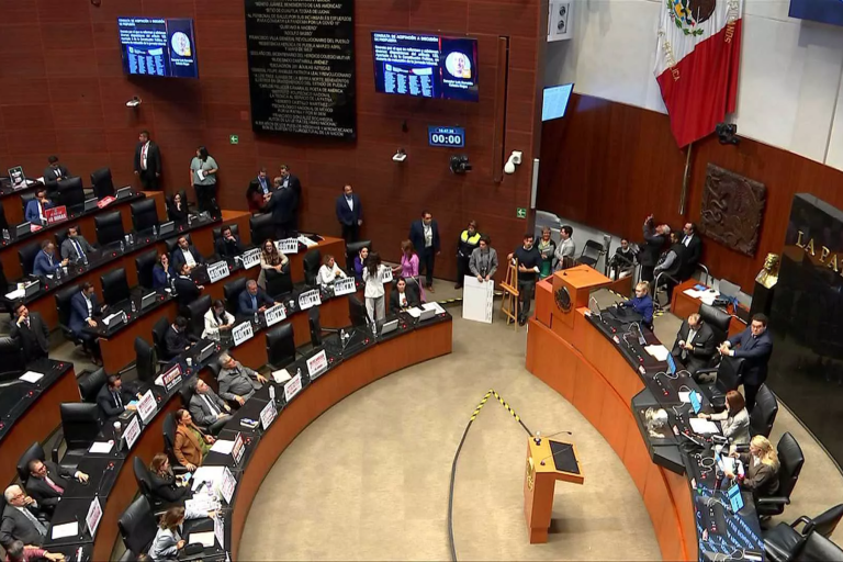 Reforma laboral es aprobada en lo general y particular en el Senado