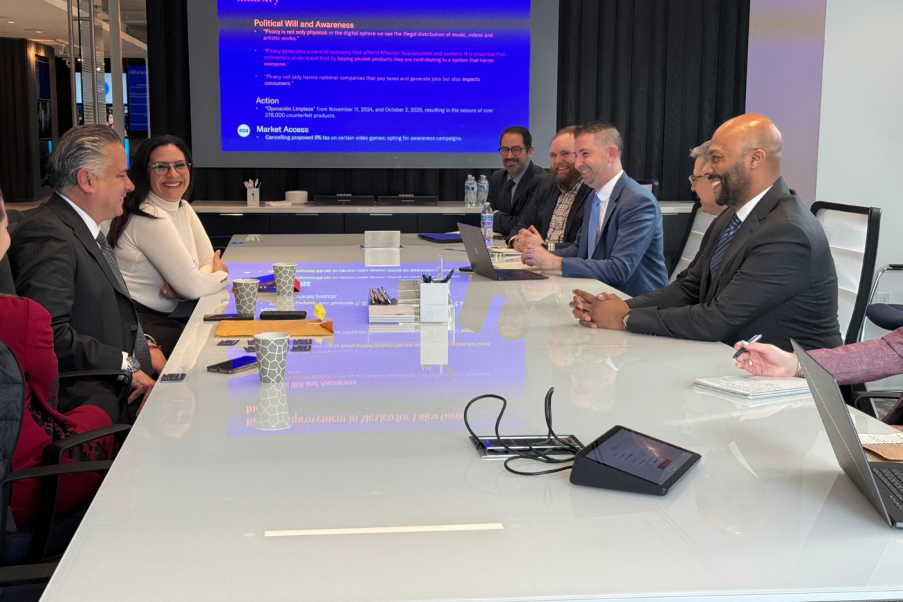 Santiago Nieto impulsa cooperación internacional en Propiedad Industrial durante gira por EE. UU.