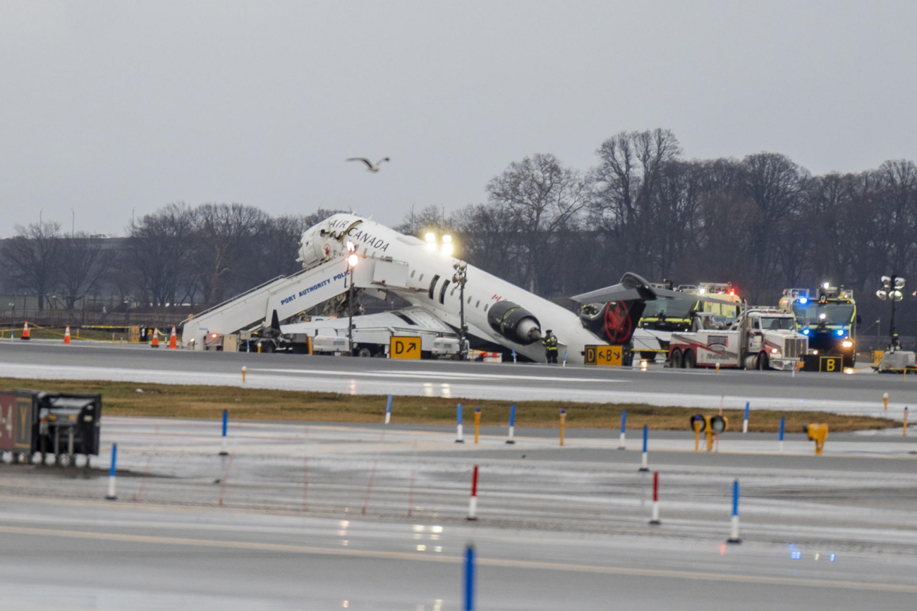 Accidente de un Air Canada en aeropuerto LaGuardia de Nueva York deja víctimas mortales