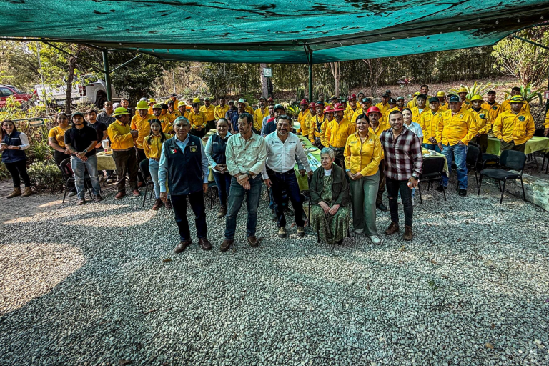 Entregan equipo a brigadistas de la Sierra Gorda para combatir incendios