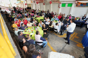 Felifer Macías anuncia apoyos y mejoras para el Mercado 4 de Marzo