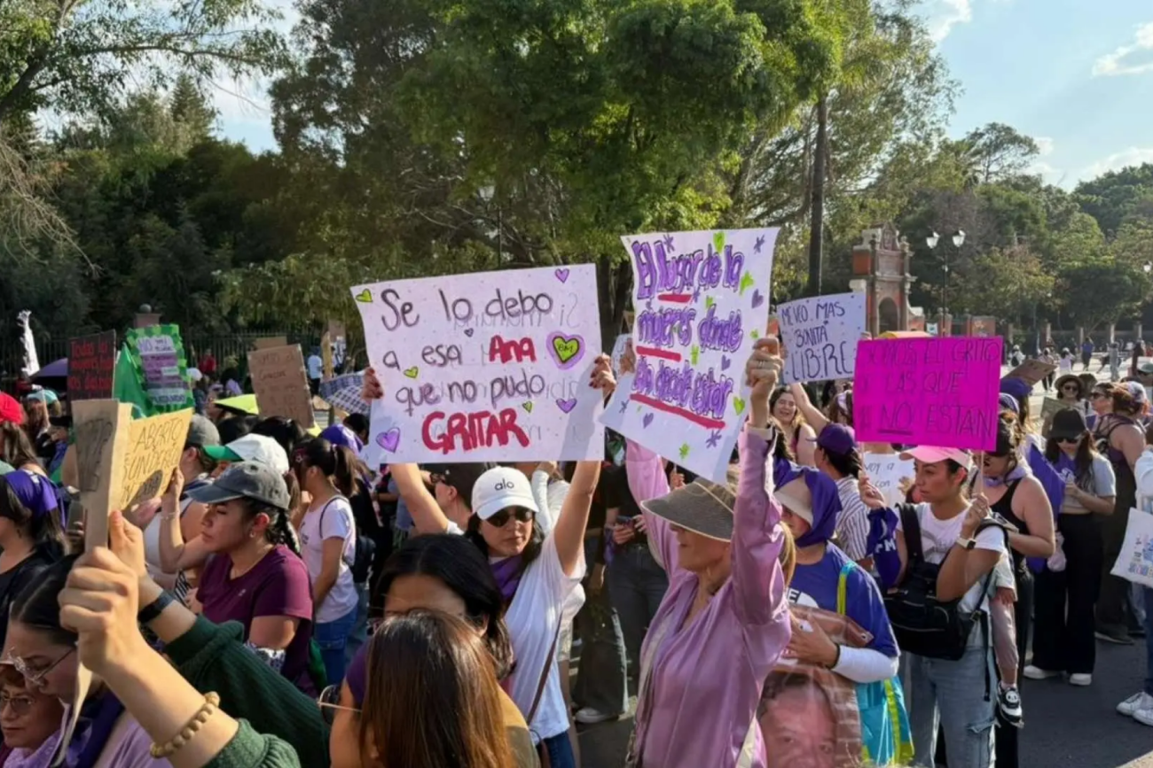 Marcha del 8M en Querétaro deja 25 personas detenidas por faltas administrativas