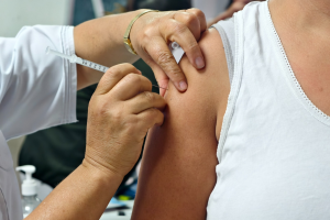 Querétaro refuerza vacunación contra influenza con avance cercano al 95%