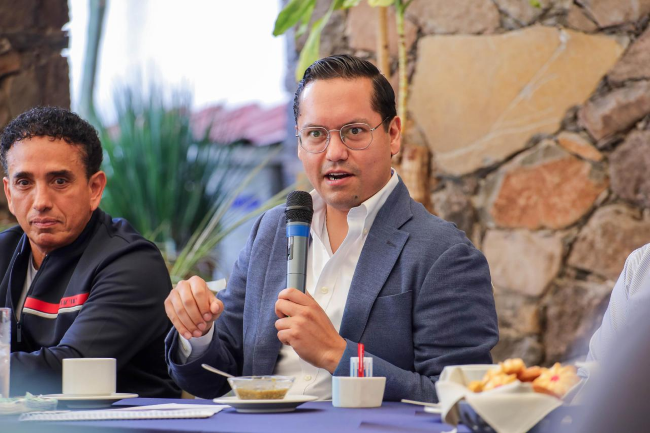 Rehabilitarán acceso al Parque Industrial Balvanera en Corregidora