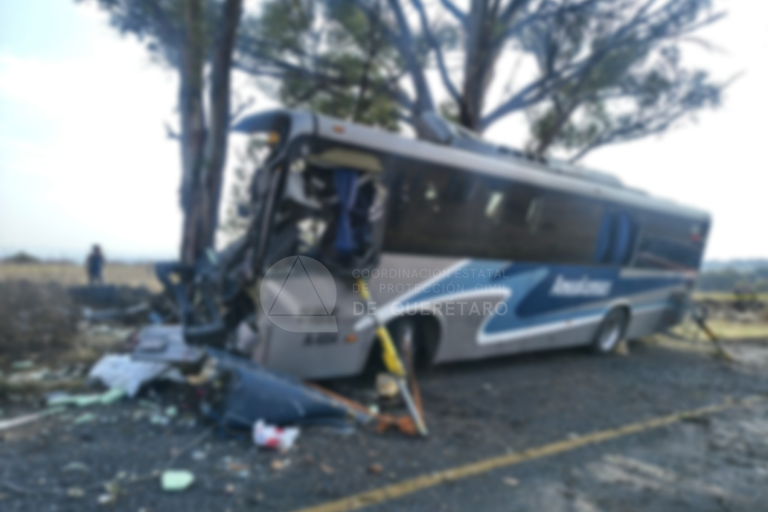 Accidente en carretera 310 deja saldo preliminar de nueve muertos en San Juan del Río