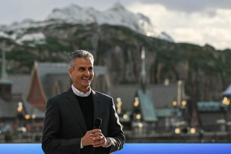 Disney anuncia nueva ronda despidos bajo liderazgo de Josh D’Amaro