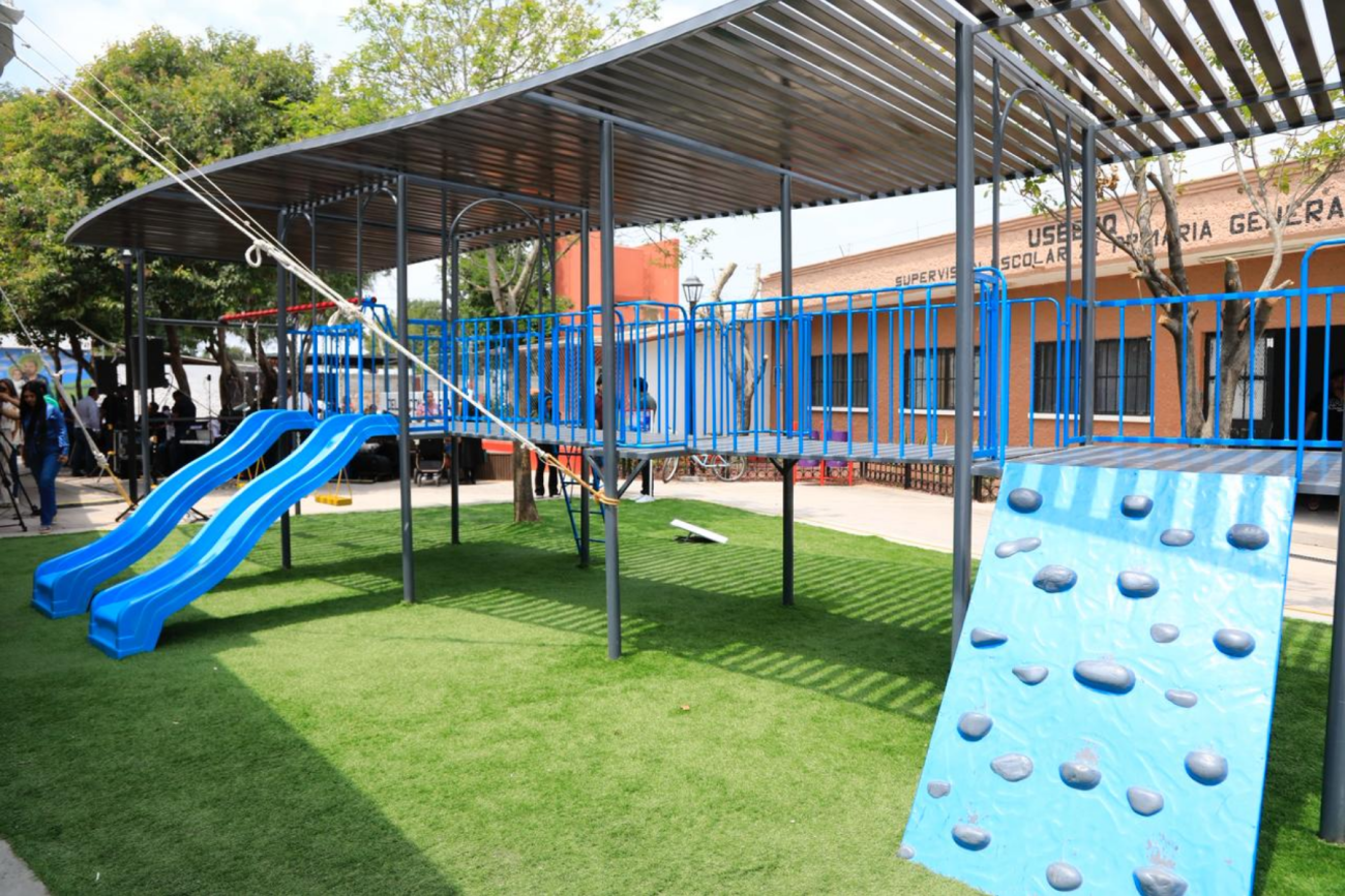 Gaspar Trueba encabeza entrega de rehabilitación de Plaza Galeras