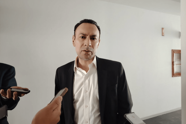 Arturo Maximiliano asume coordinación de Morena con división interna