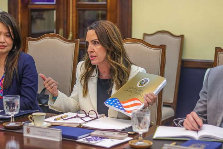 Claudia Sheinbaum confirma que reunión con Sara Carter se realizará en junio