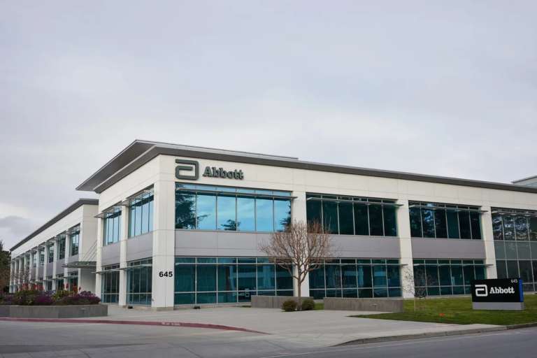 Industria farmacéutica en México anuncia inversiones por 21 MMDP; Abbott ampliará operaciones en Querétaro