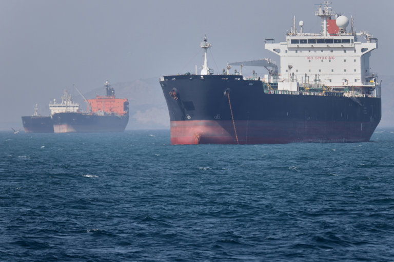 Irán intensifica ataques contra Emiratos Árabes Unidos pese a tregua vigente