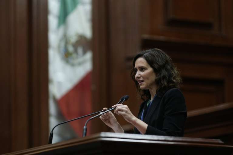 Isabel Díaz Ayuso acusa a México y España de ponerla en riesgo durante su gira
