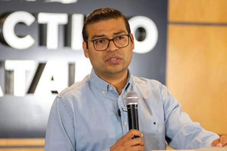 Martín Arango defiende veto a ley de identidad en Querétaro