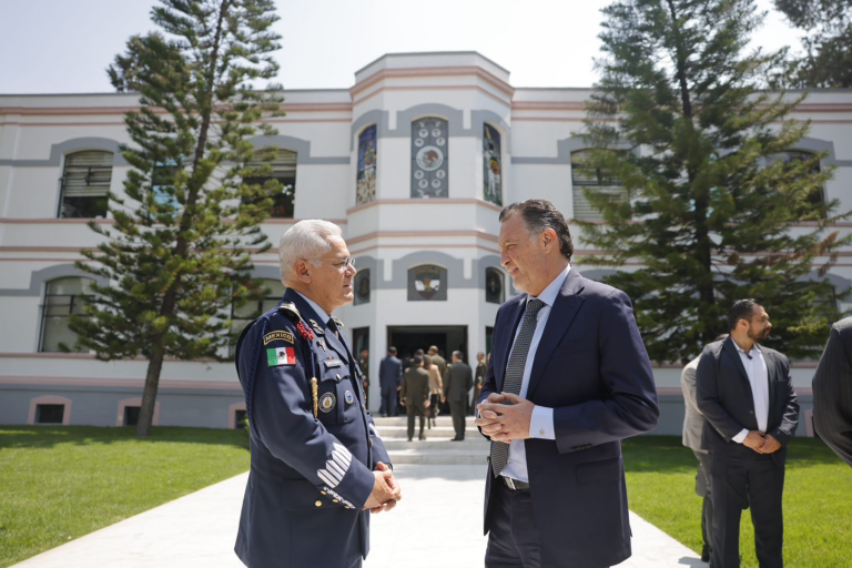 Querétaro presenta ante SEDENA modelo de seguridad y desarrollo institucional
