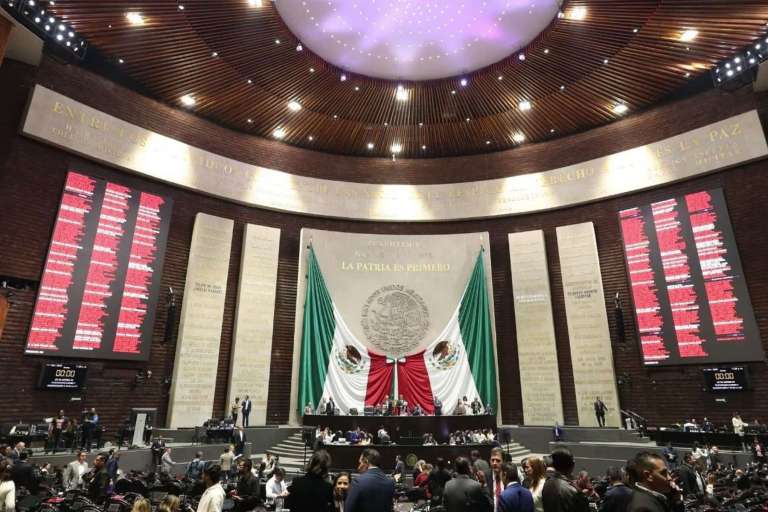 Senado aprueba en fast track reforma para que el INE revise candidaturas