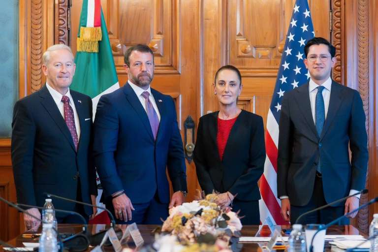 Sheinbaum aclara a Markwayne Mullin que operaciones conjuntas no están permitidas en México