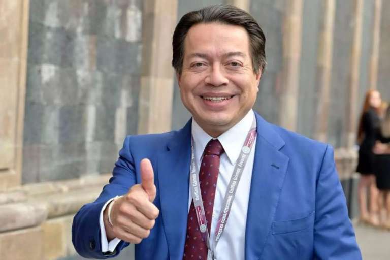 Sheinbaum anuncia aumento salarial por el Día del Maestro