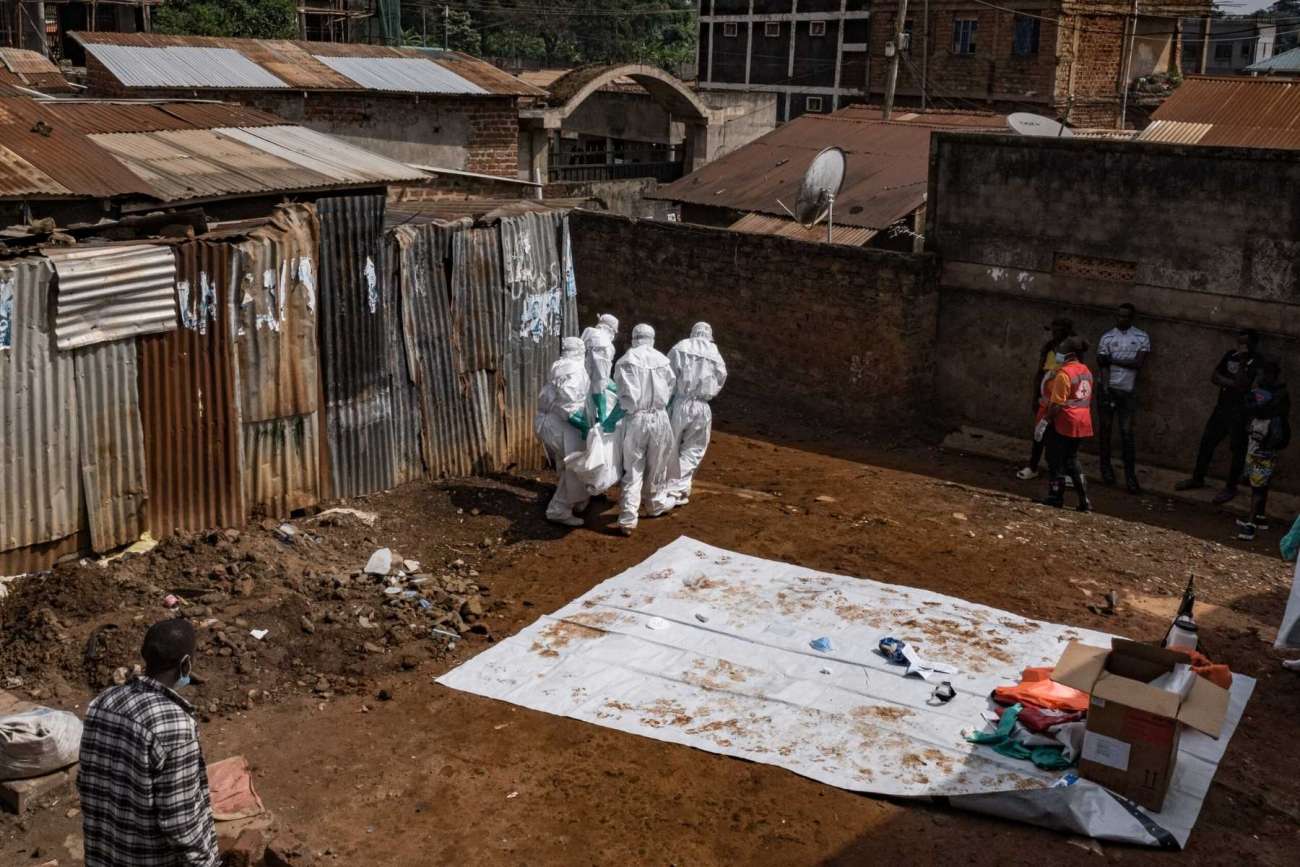 Uganda cierra frontera con Congo por brote de ébola