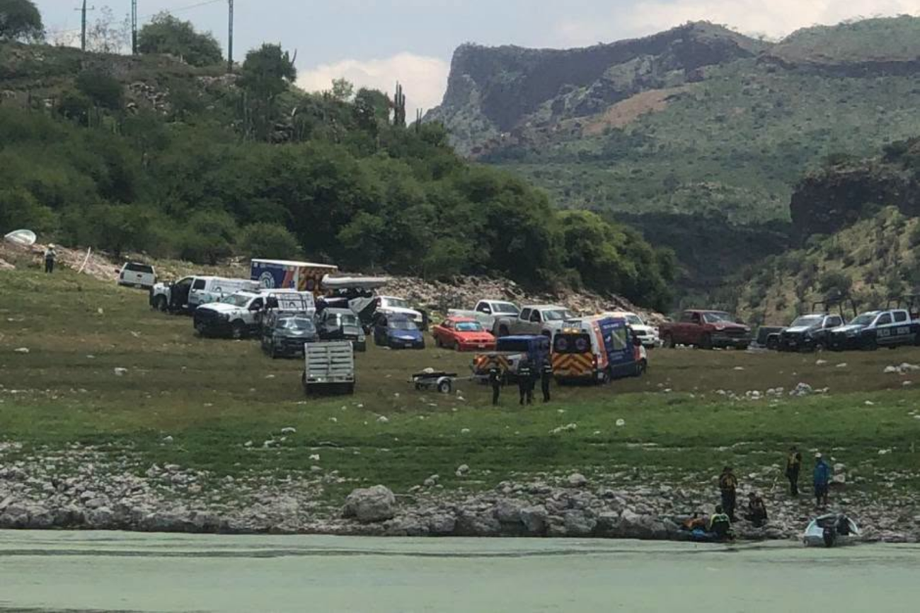 Accidente de embarcación en Zimapán deja un fallecido y cuatro personas desaparecidas