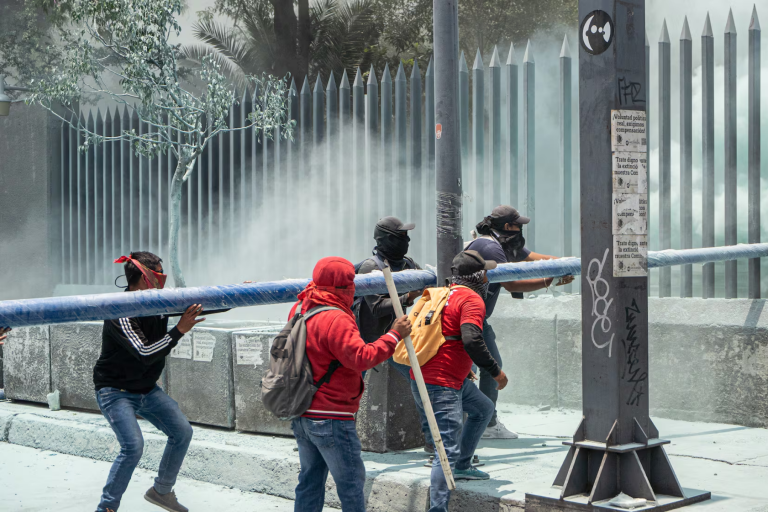 Jubilados se deslindan de las marchas por la inauguración del Mundial