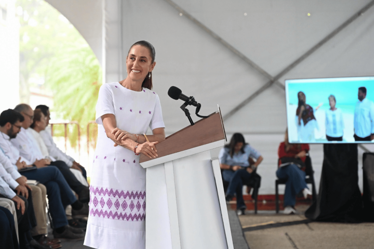 Claudia Sheinbaum cuestiona participación de encapuchados en marchas de la CNTE