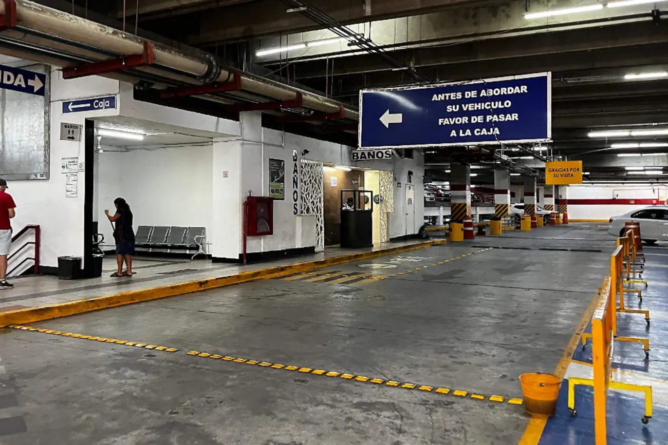 Legislatura aprueba eliminar la validación de boletos para gratuidad en estacionamientos