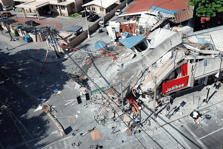 Terremoto en Filipinas de 7.8 activa alerta de tsunami tras fuerte sismo en Mindanao