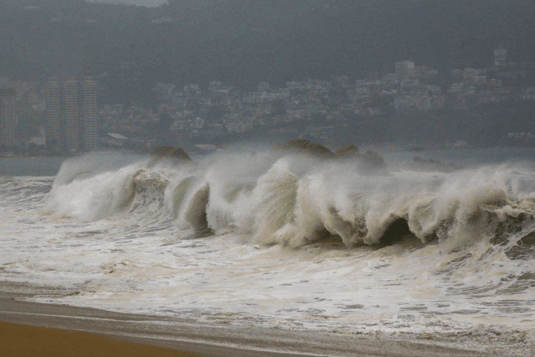 Tormenta ‘Boris’ toca tierra en el sur de México