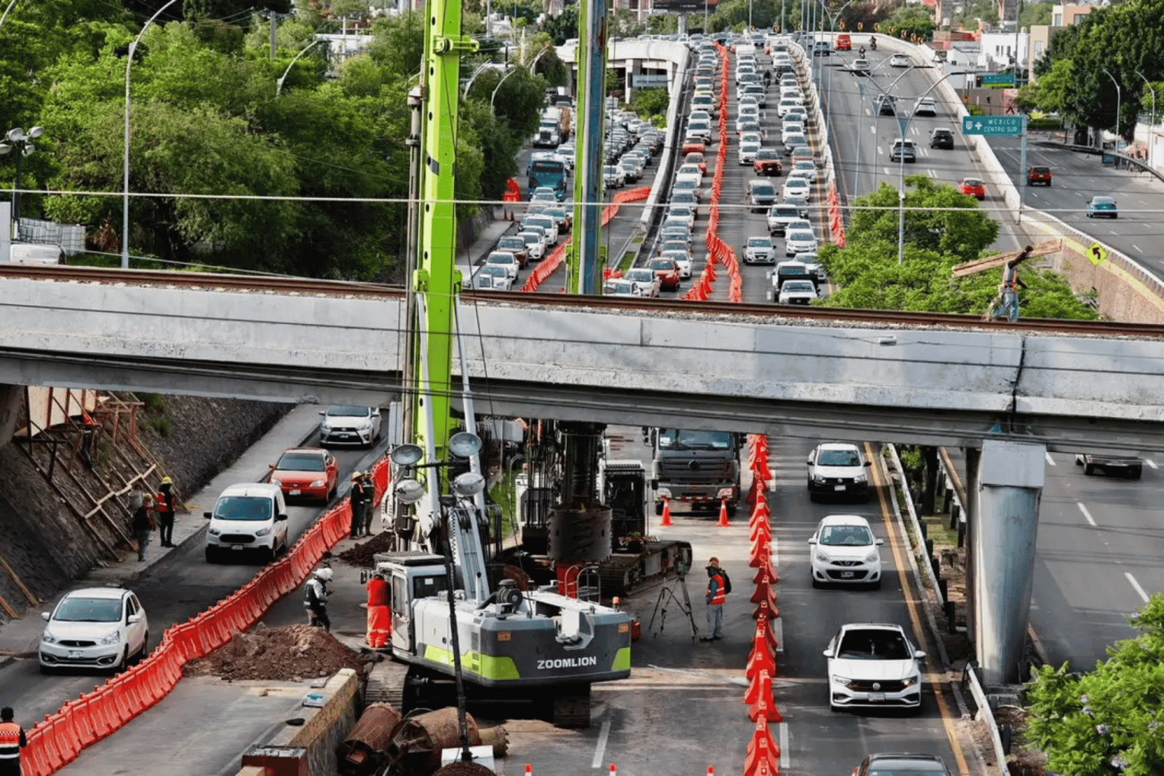 Piden al transporte de carga respetar restricciones por obras del tren México-Querétaro