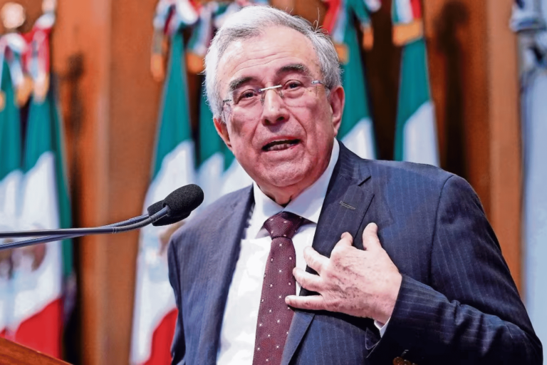 Rubén Rocha Moya reaparece y rechaza acusaciones