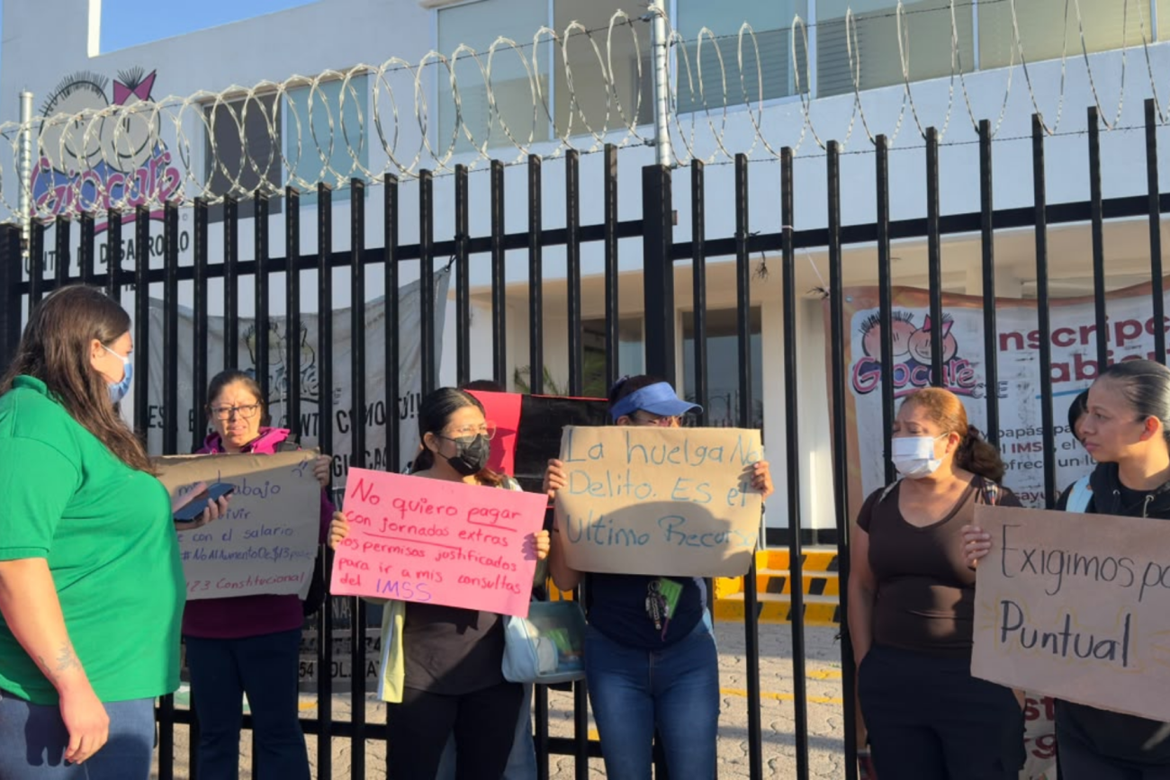 Trabajadoras del CENDI GIOCARE exigen mejoras laborales mediante manifestación