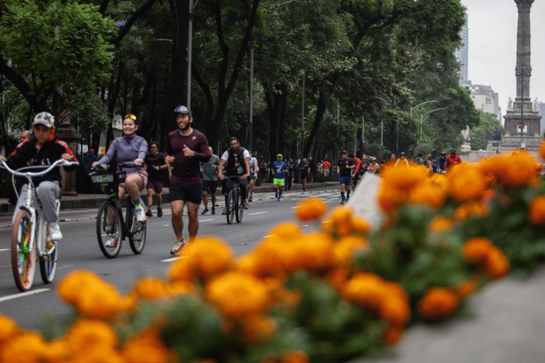 Turismo en México crece 5.3% en mayo, pero INEGI reporta menor gasto de viajeros
