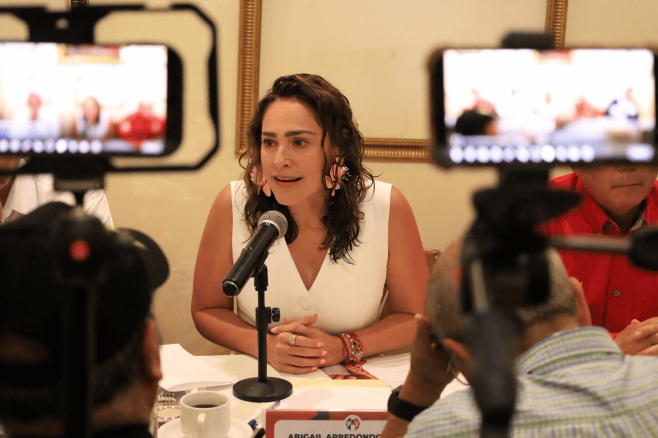 Abigail Arredondo acusa que regreso de Rubén Rocha Moya fue orden de AMLO