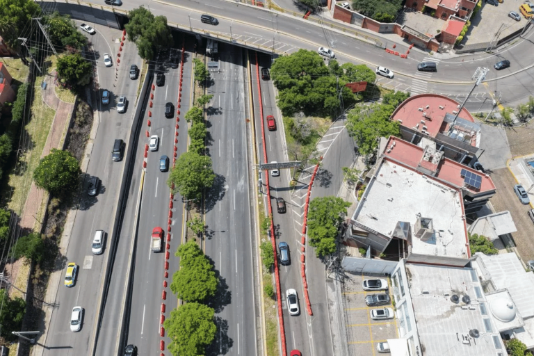 Bernardo Quintana registra más de 120 mil vehículos al día y mantendrá cierres nocturnos