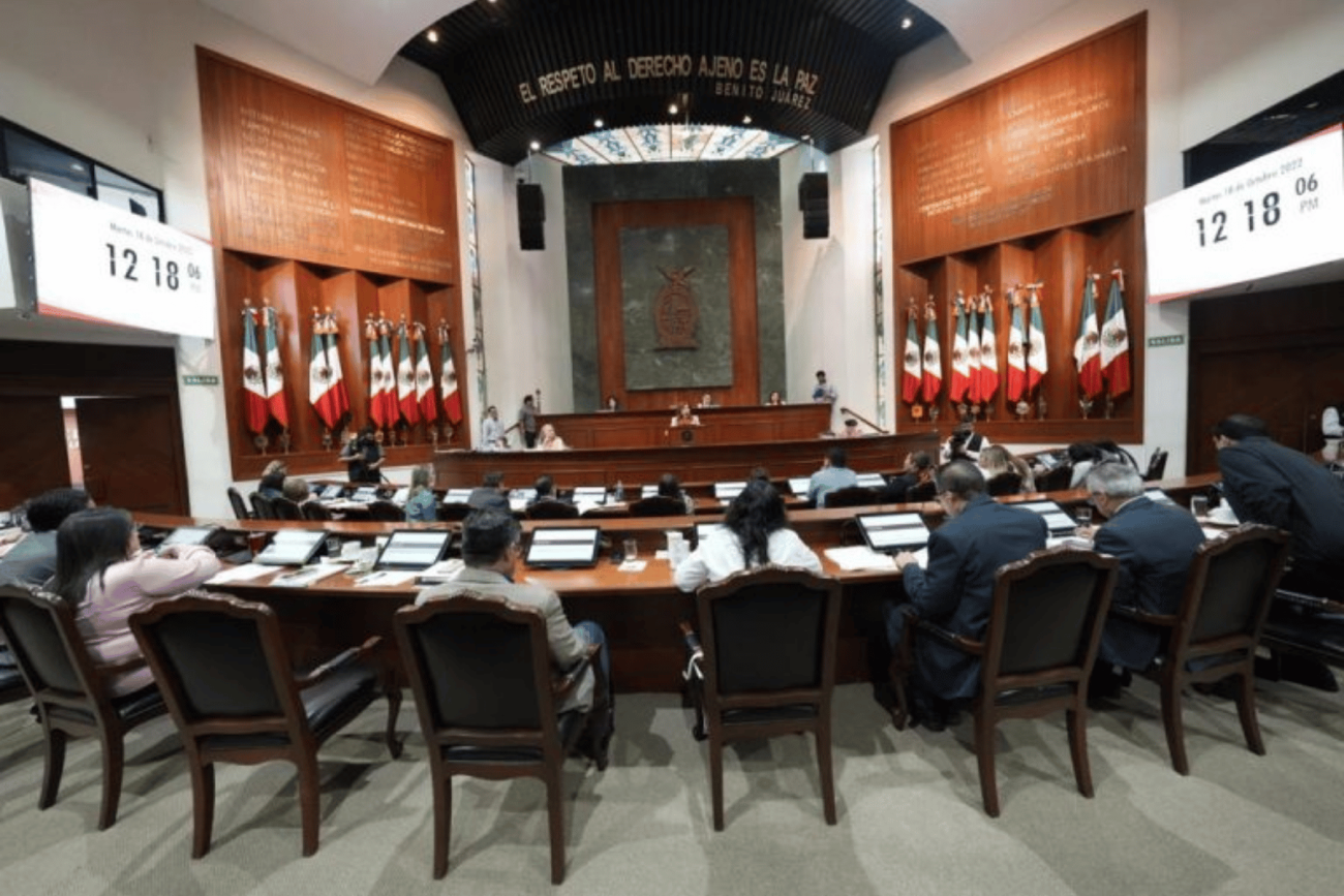 Congreso de Sinaloa pospone elección de interino tras licencia de Rubén Rocha Moya