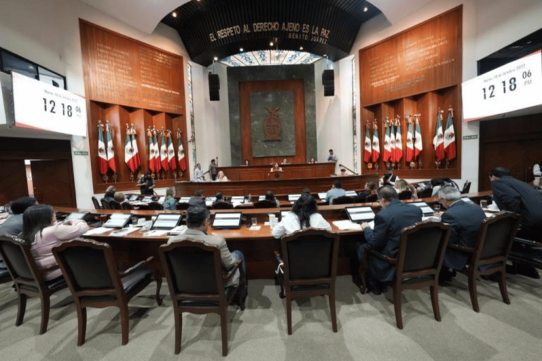 Congreso de Sinaloa pospone elección de interino tras licencia de Rubén Rocha Moya