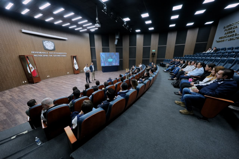 Gabinete del Municipio de Querétaro inicia semana con reunión a las 5:30 de la mañana