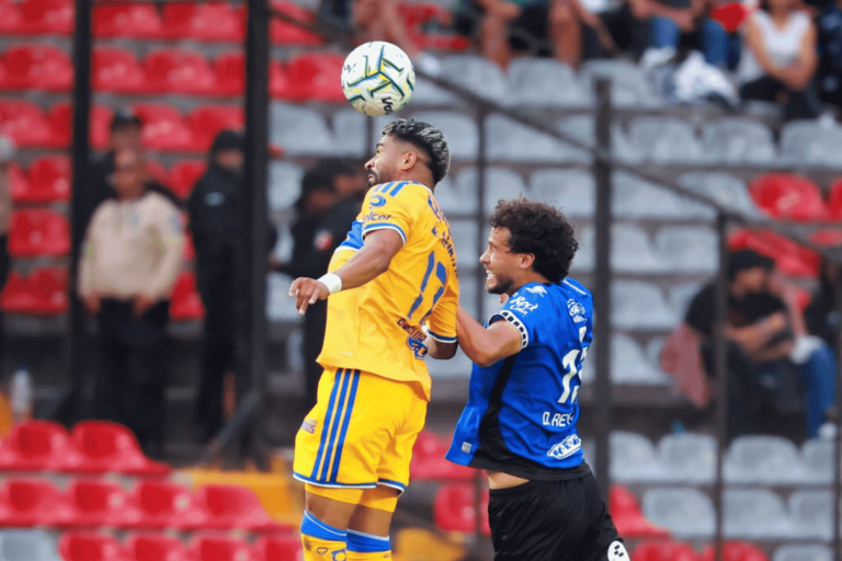 Gallos Blancos derrota 3-2 a Tigres con penal en tiempo agregado